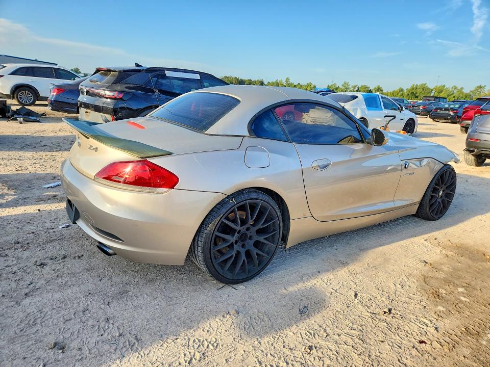 Снимка 3 от търг – 2010 BMW Z4 с VIN WBALM7C56AE381971