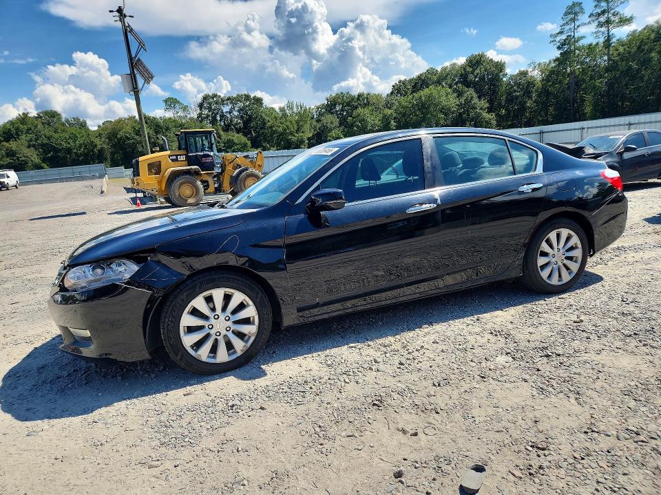 HONDA ACCORD 2013 with VIN 1HGCR2F75DA170245 - Photo from auction
