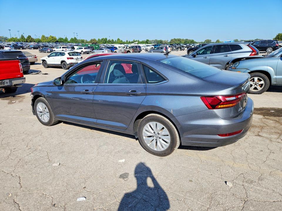 Photo 2 from auction – 2019 VOLKSWAGEN JETTA with VIN 3VWC57BU9KM066891