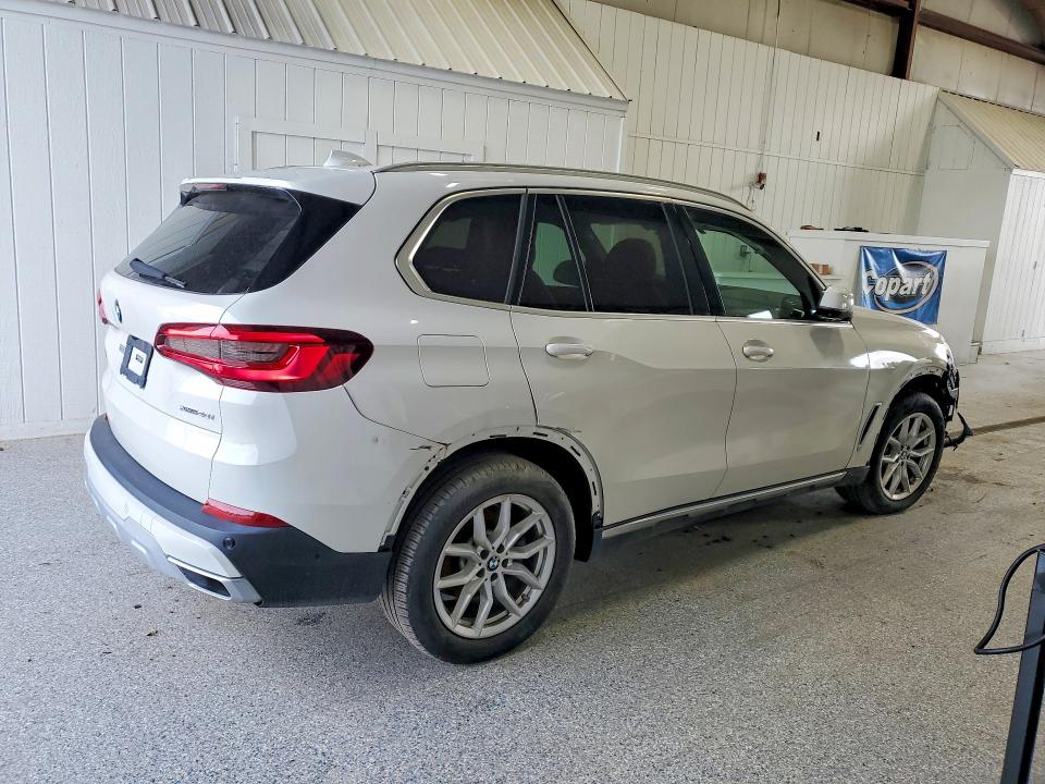 Photo 3 from auction – 2021 BMW X5 with VIN 5UXCR6C02M9F44004