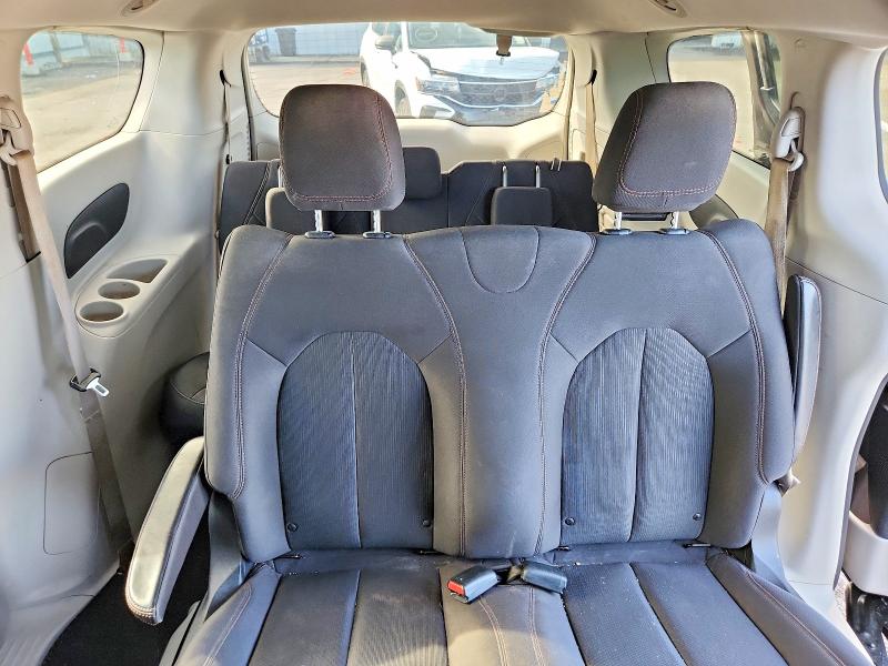Photo 10 from auction – 2018 CHRYSLER PACIFICA with VIN 2C4RC1AG9JR193305