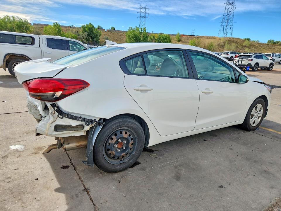 Photo 3 from auction – 2018 KIA FORTE with VIN 3KPFL4A73JE164663