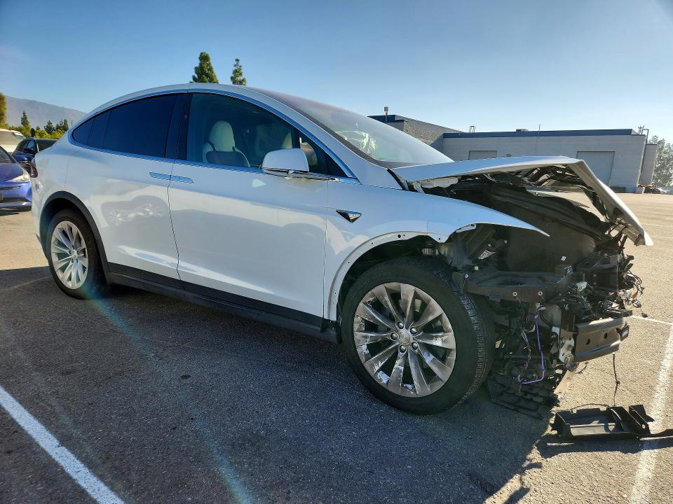 Photo 4 from auction – 2021 TESLA MODEL X with VIN 5YJXCAE28MF320406