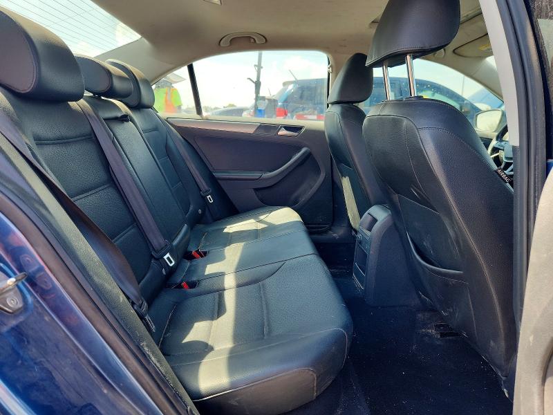 Снимка 10 от търг – 2017 VOLKSWAGEN JETTA с VIN 3VWDB7AJ6HM293792