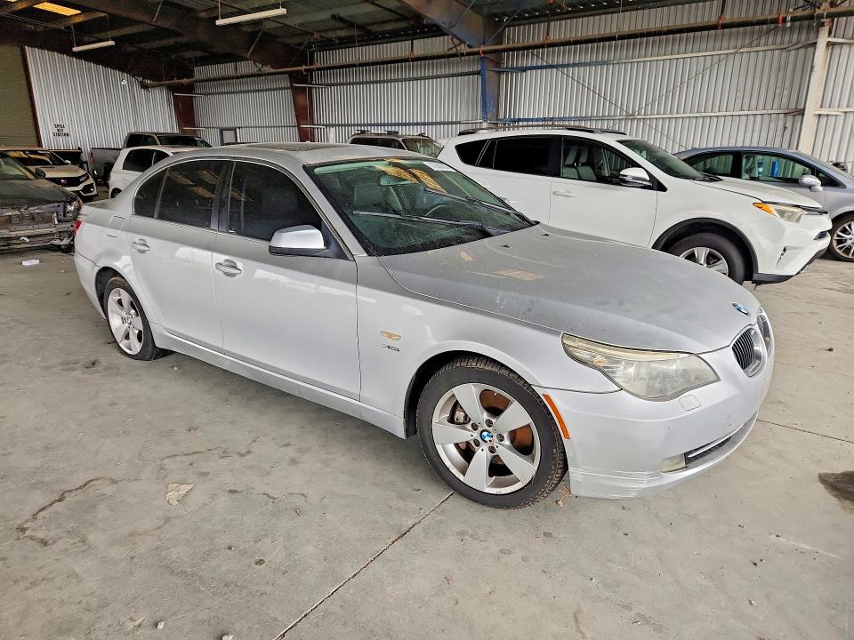 Photo 4 from auction – 2010 BMW 528 with VIN WBANV1C57AC443232