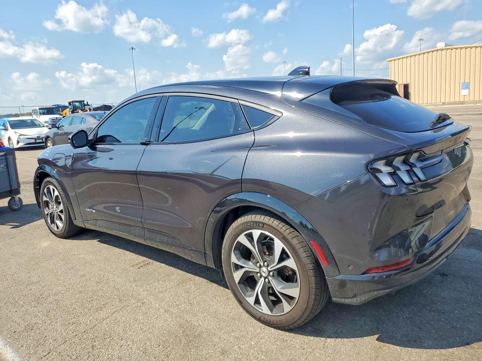 Photo 2 from auction – 2022 FORD MUSTANG MACH-E with VIN 3FMTK3SS2NMA43794