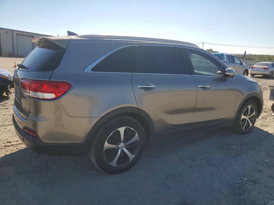 Photo 3 from auction – 2017 KIA SORENTO with VIN 5XYPH4A50HG200746