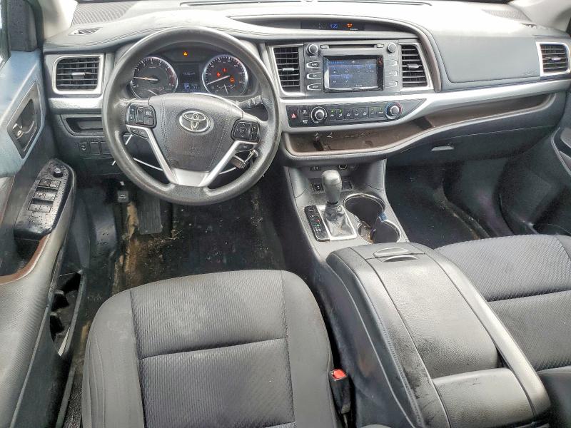Photo 8 from auction – 2015 TOYOTA HIGHLANDER with VIN 5TDZARFH8FS015082
