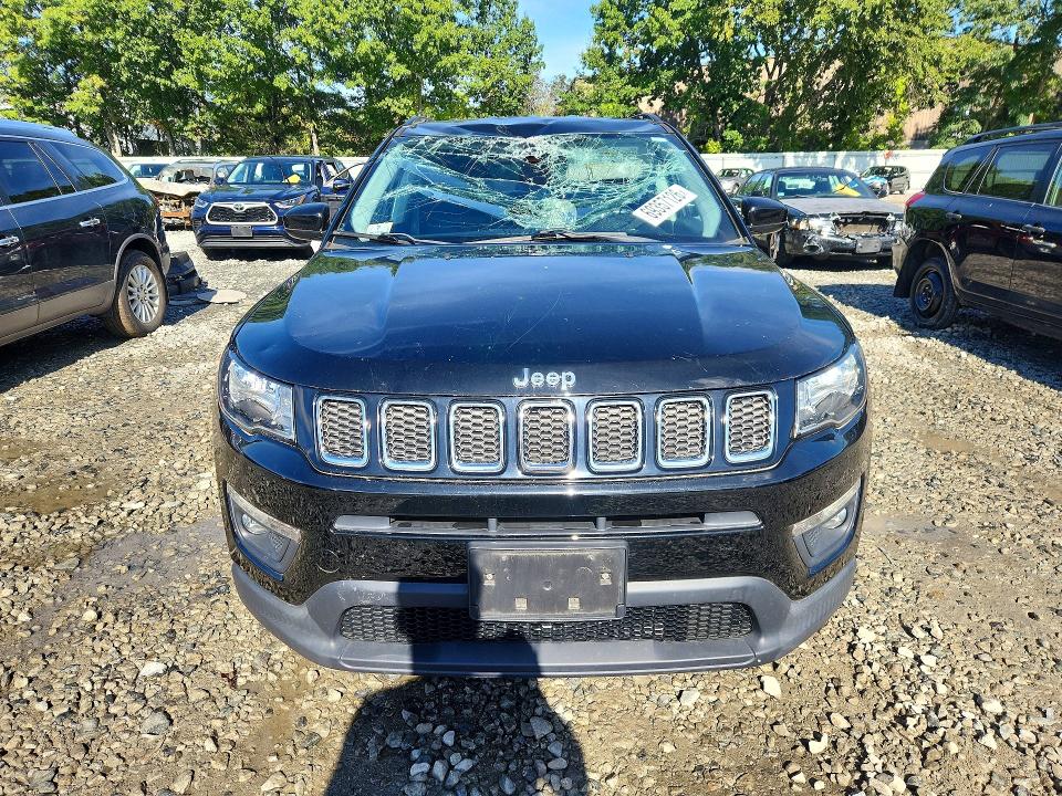 Photo 5 from auction – 2017 JEEP COMPASS with VIN 3C4NJDBBXHT609118