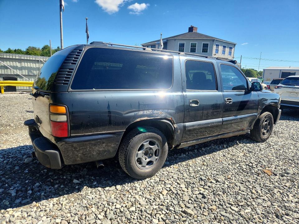Photo 3 from auction – 2004 CHEVROLET SUBURBAN with VIN 1GNFK16T84J190844