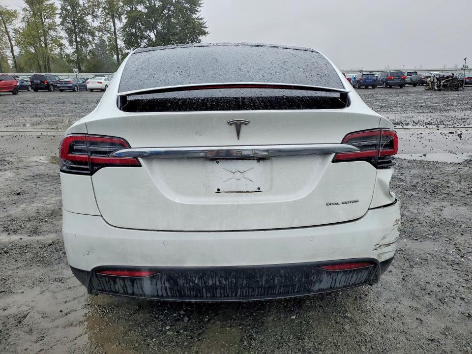 Zdjęcie 6 z aukcji – 2019 TESLA MODEL X z VIN 5YJXCDE22KF181971