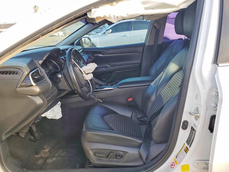 Снимка 7 от търг – 2018 TOYOTA CAMRY с VIN 4T1B11HK5JU070536