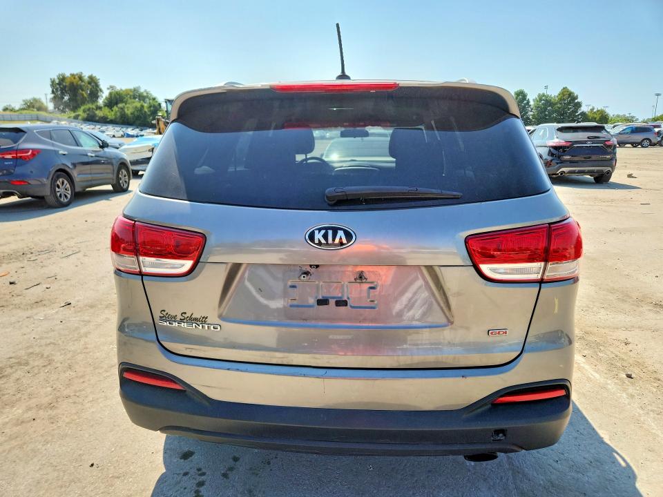 Photo 6 from auction – 2016 KIA SORENTO with VIN 5XYPG4A3XGG122623