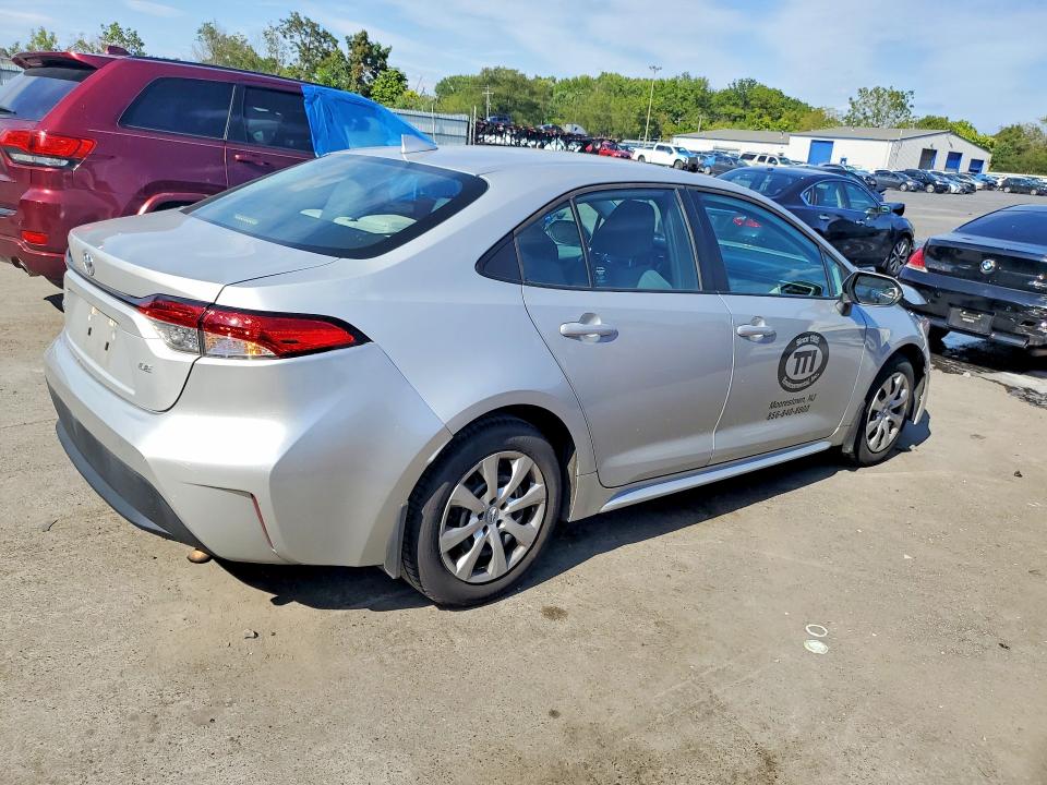 Photo 3 from auction – 2022 TOYOTA COROLLA with VIN 5YFEPMAE0NP320550