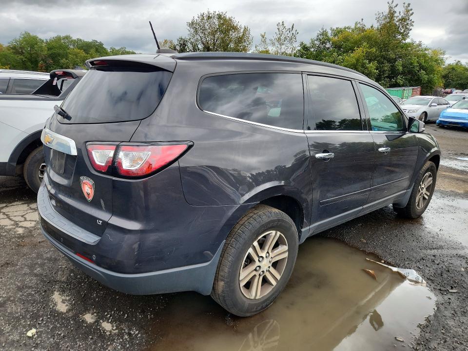 Photo 3 from auction – 2017 CHEVROLET TRAVERSE with VIN 1GNKVHKD6HJ200239