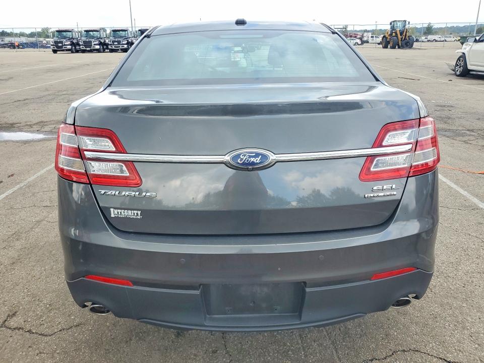 Photo 6 from auction – 2018 FORD TAURUS with VIN 1FAHP2E8XJG115499