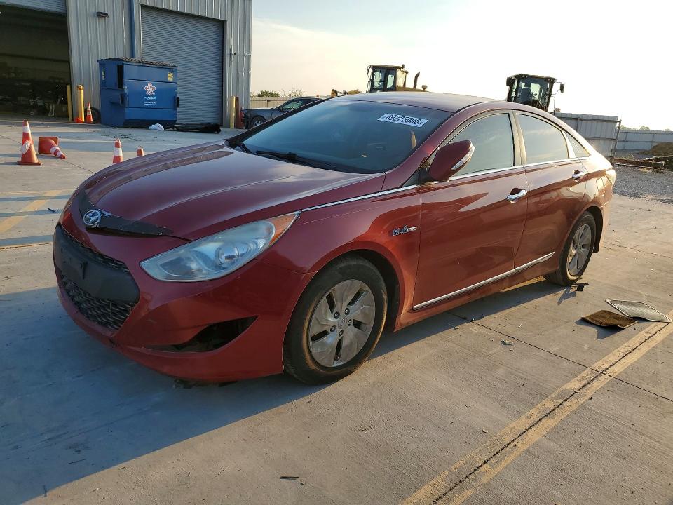 Photo 1 from auction – 2015 HYUNDAI SONATA HYBRID with VIN KMHEC4A49FA130881