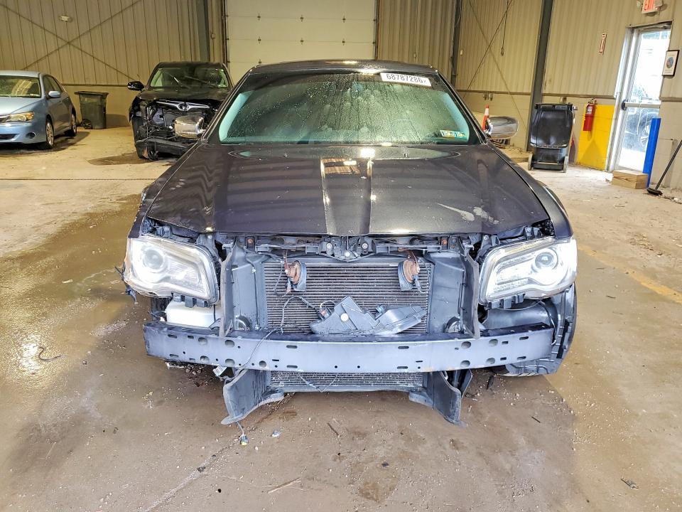 Снимка 5 от търг – 2016 CHRYSLER 300C с VIN 2C3CCAKG2GH170794