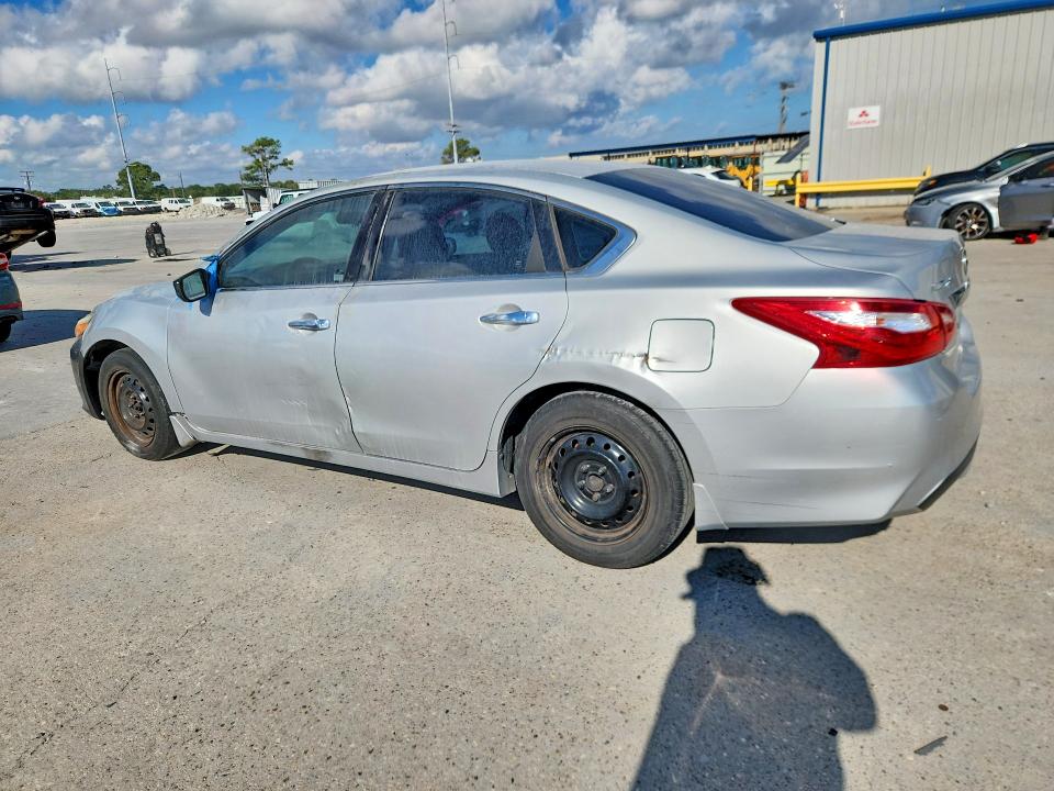 Снимка 2 от търг – 2017 NISSAN ALTIMA с VIN 1N4AL3AP1HC258357
