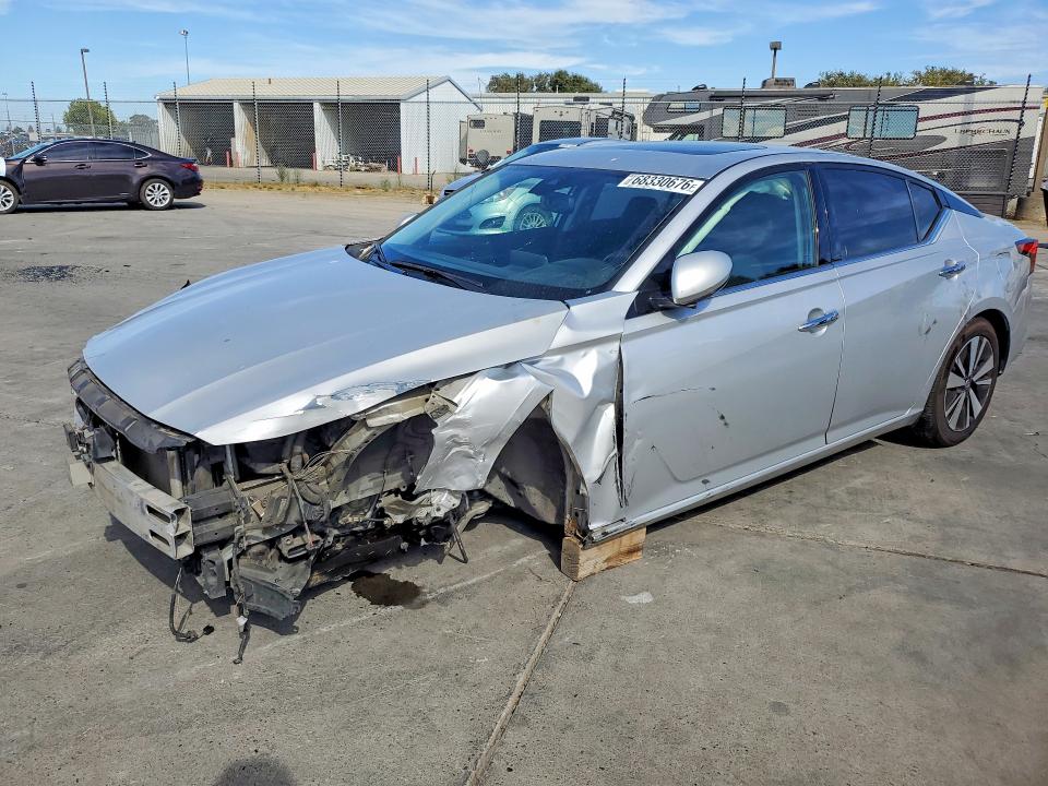 NISSAN ALTIMA 2019 with VIN 1N4BL4DV9KC153190 - Photo from auction