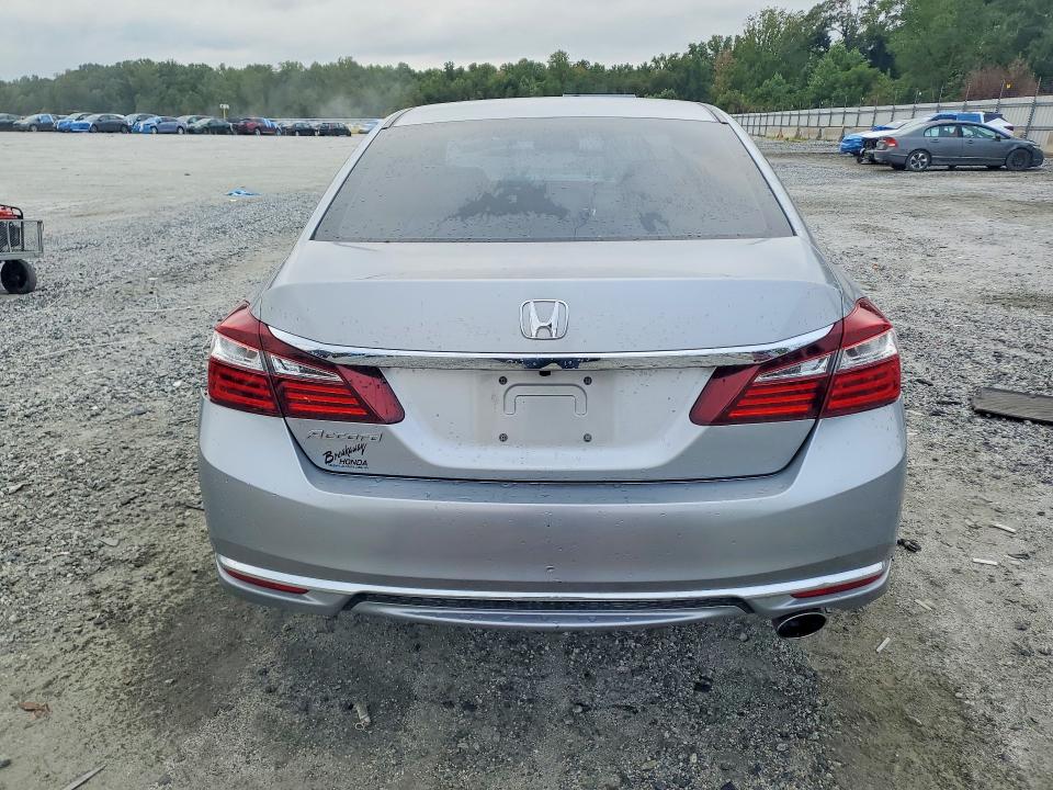 Photo 6 from auction – 2016 HONDA ACCORD with VIN 1HGCR2F37GA121789