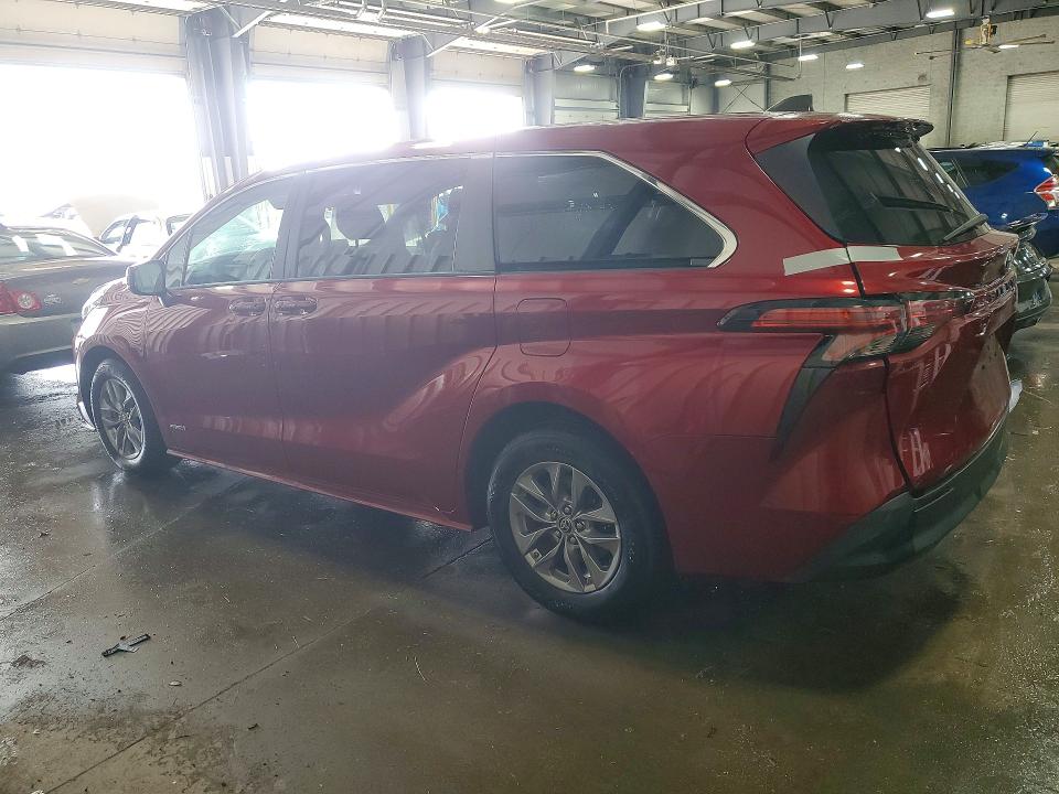Foto 2 de la subasta – 2021 TOYOTA SIENNA con VIN 5TDKRKEC2MS043884
