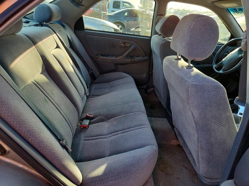 Photo 10 from auction – 2000 TOYOTA CAMRY with VIN 4T1BG22K2YU688520