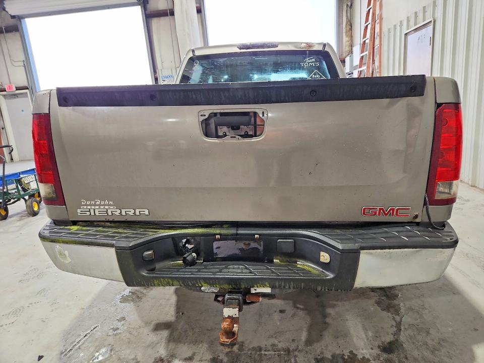Photo 6 from auction – 2008 GMC SIERRA with VIN 3GTEC13C28G229490