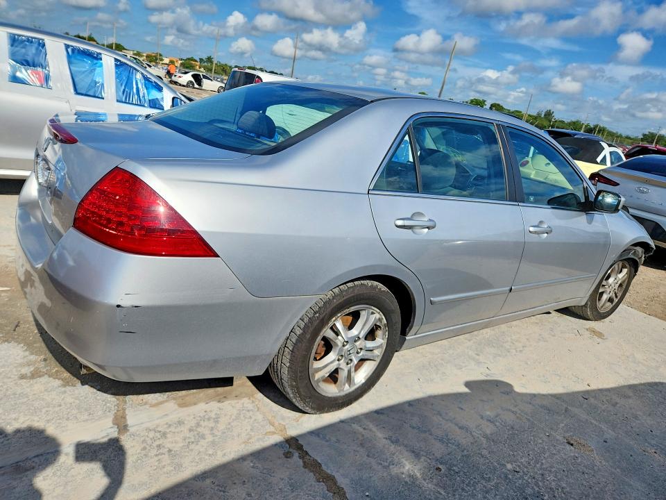 Photo 3 from auction – 2007 HONDA ACCORD with VIN 1HGCM56777A044117