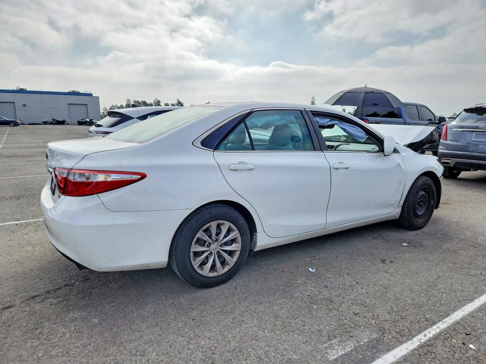 Photo 3 from auction – 2015 TOYOTA CAMRY with VIN 4T4BF1FK1FR492059