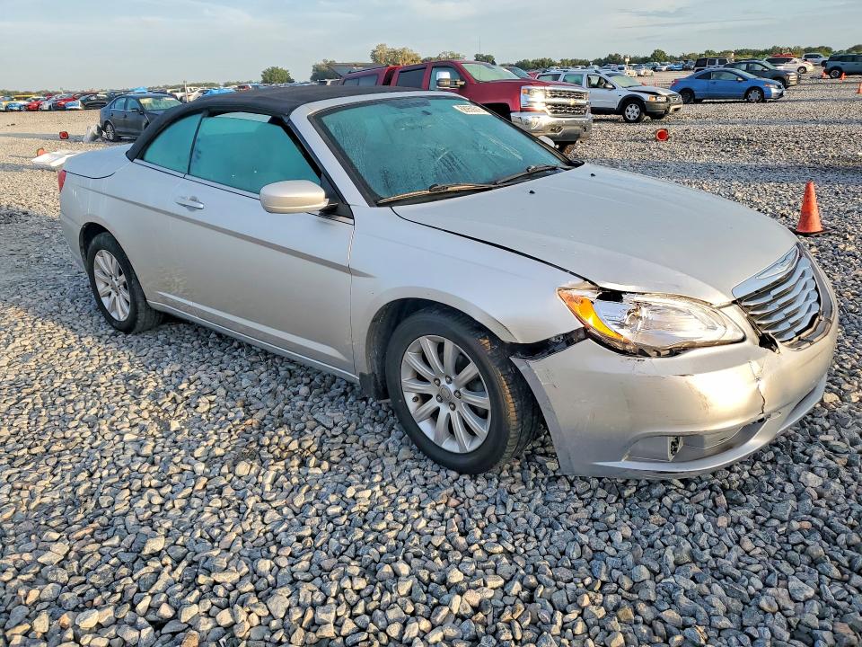 Photo 4 from auction – 2012 CHRYSLER 200 with VIN 1C3BCBEB3CN233288