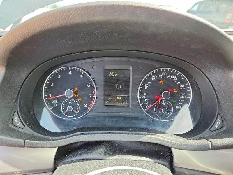 Photo 9 from auction – 2014 VOLKSWAGEN PASSAT with VIN 1VWAT7A30EC063017