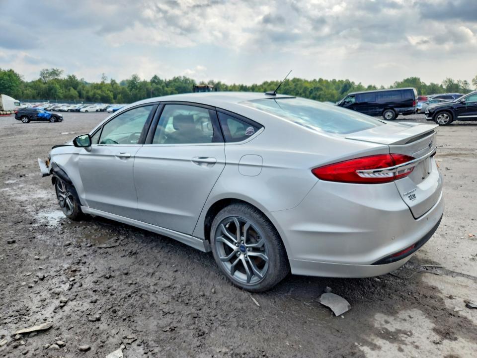 Photo 2 from auction – 2017 FORD FUSION with VIN 3FA6P0H70HR338474