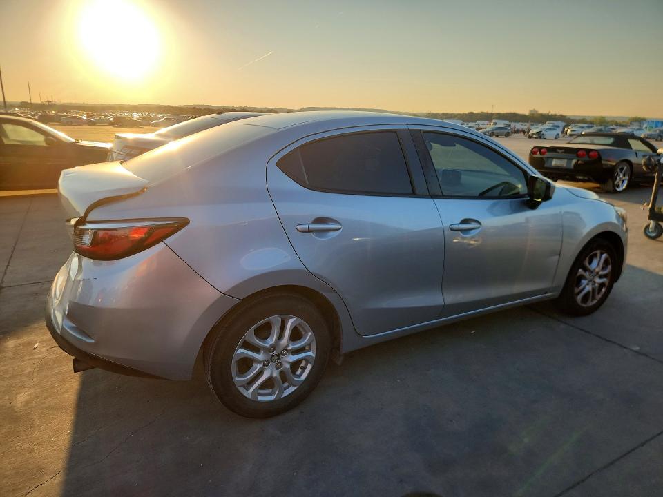 Снимка 3 от търг – 2017 TOYOTA YARIS IA с VIN 3MYDLBYV1HY160377