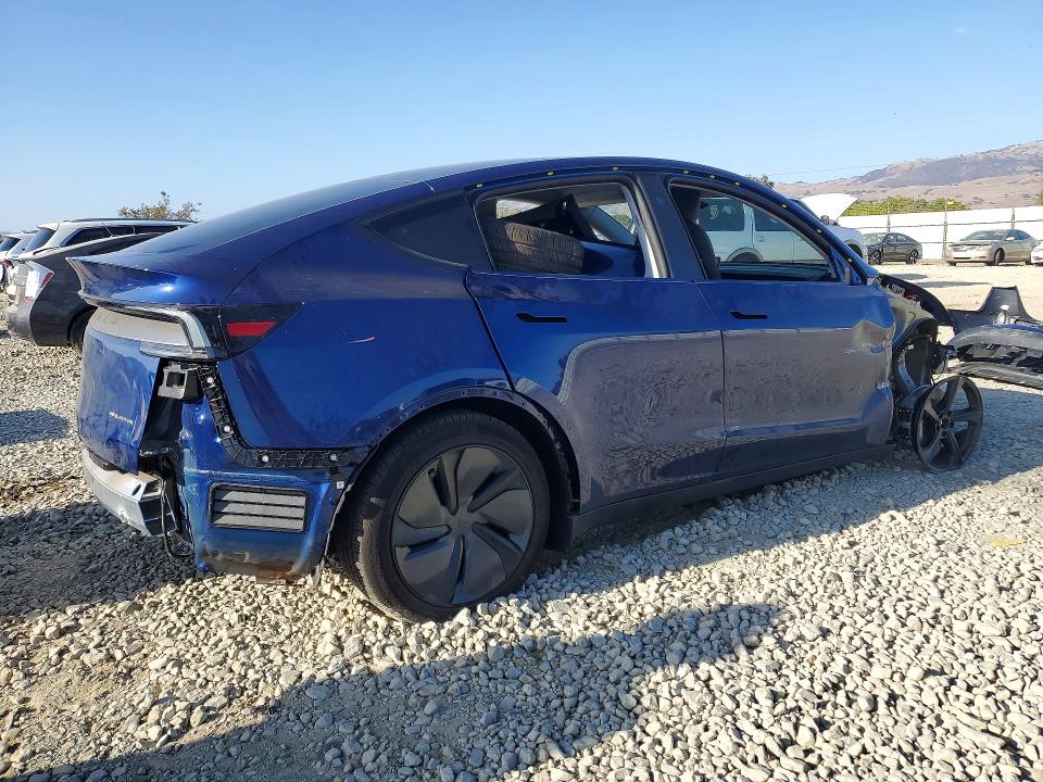Снимка 3 от търг – 2026 TESLA MODEL Y с VIN 7SAYGDEE0TF527622