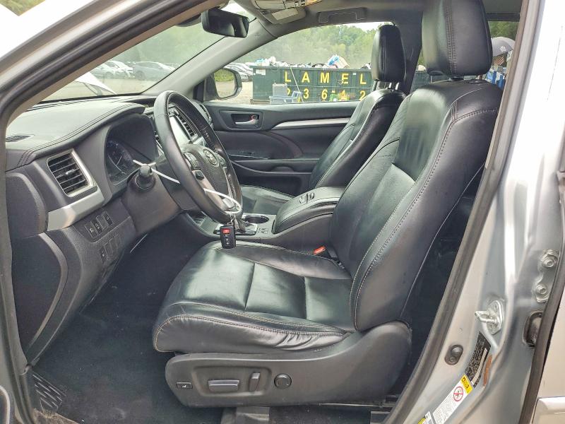 Photo 7 from auction – 2018 TOYOTA HIGHLANDER with VIN 5TDJZRFH5JS551955