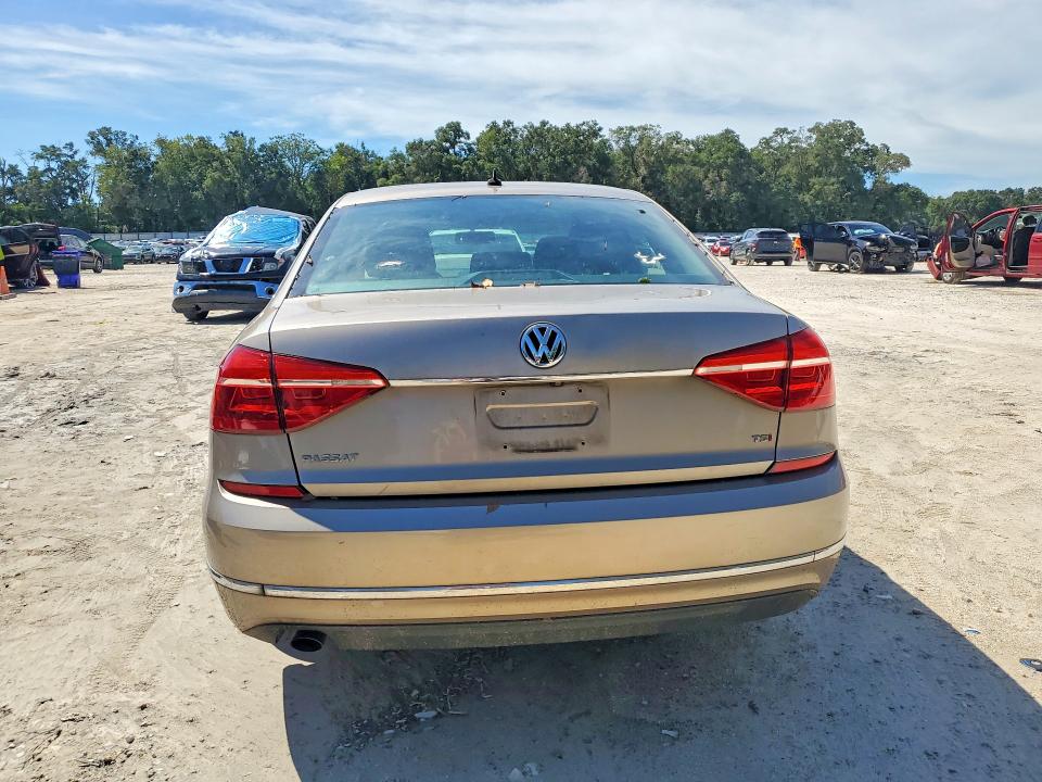 Снимка 6 от търг – 2016 VOLKSWAGEN PASSAT с VIN 1VWAS7A33GC011290