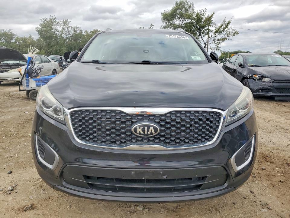 Photo 5 from auction – 2017 KIA SORENTO with VIN 5XYPGDA3XHG272202