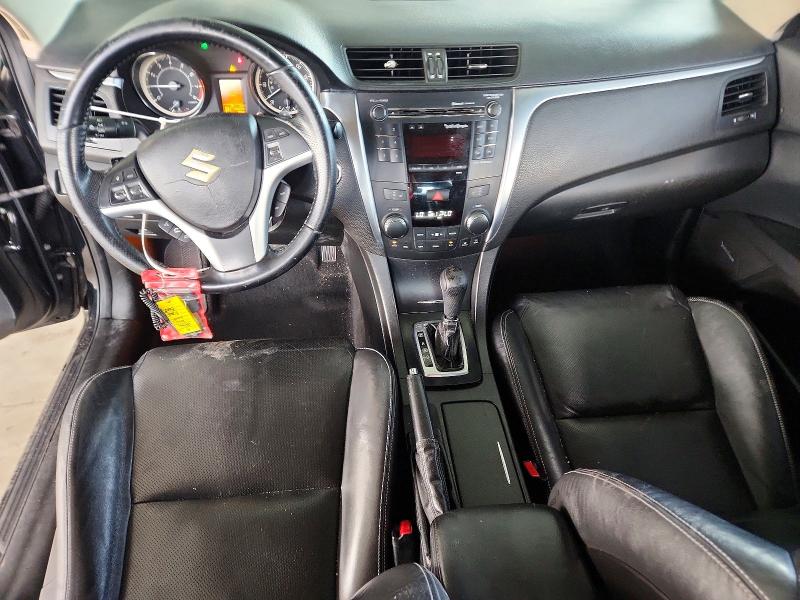 Photo 8 from auction – 2012 SUZUKI KIZASHI with VIN JS2RE9A87C6100296