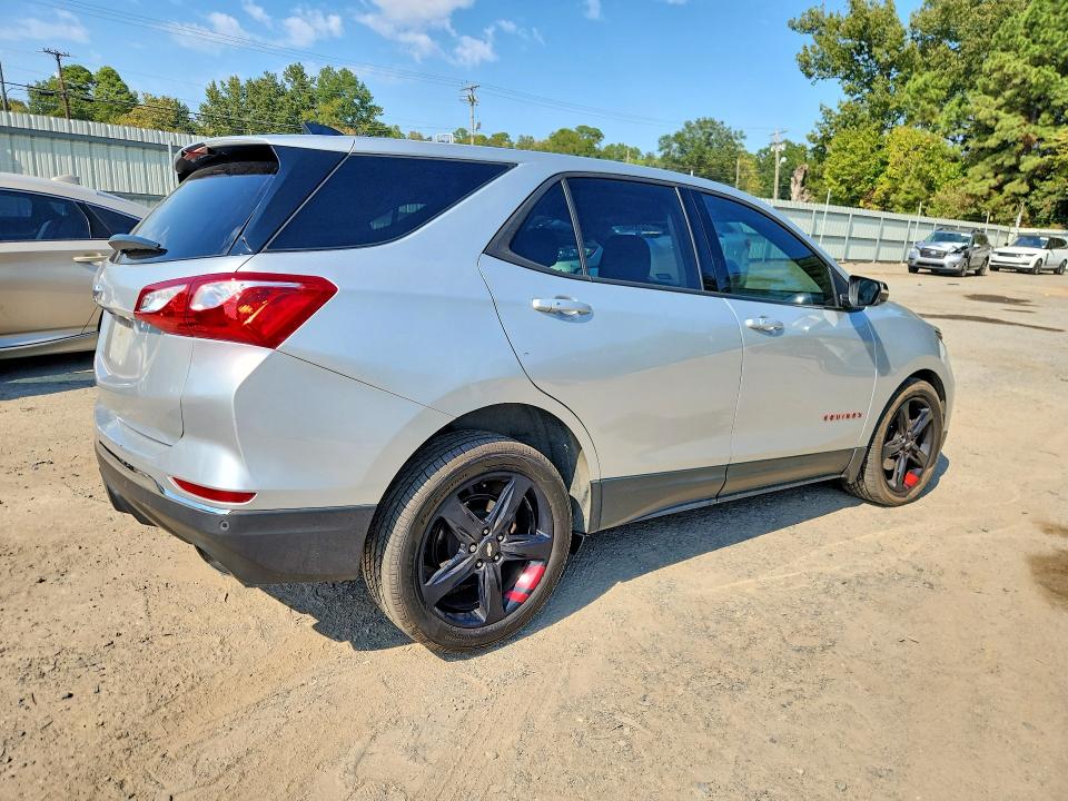 Photo 3 from auction – 2019 CHEVROLET EQUINOX with VIN 2GNAXLEX3K6223870