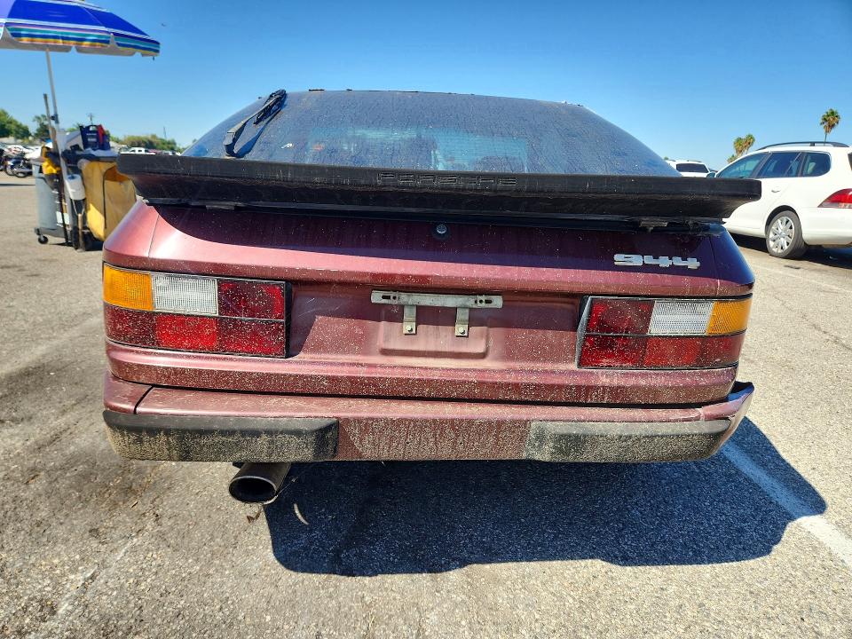 Photo 6 from auction – 1984 PORSCHE 944 with VIN WP0AA0942EN451643