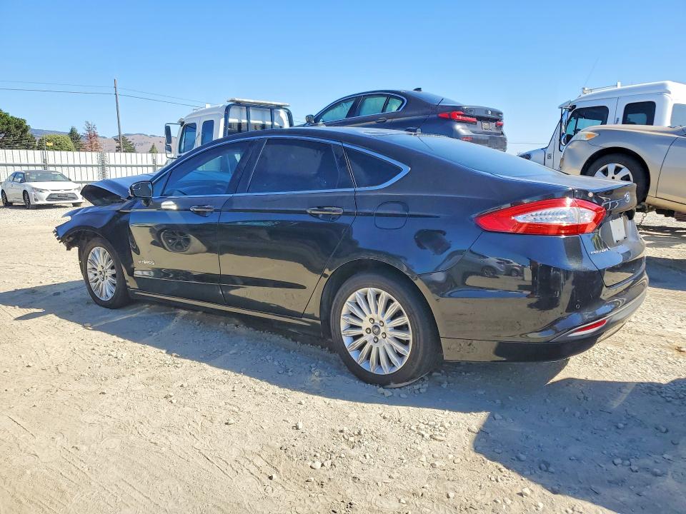 Photo 2 from auction – 2014 FORD FUSION with VIN 3FA6P0LU0ER129938