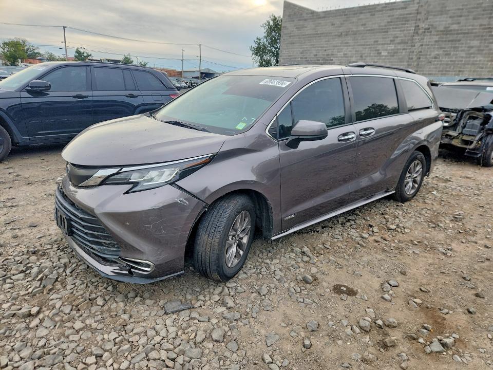 Снимка 1 от търг – 2021 TOYOTA SIENNA с VIN 5TDYRKEC2MS009423