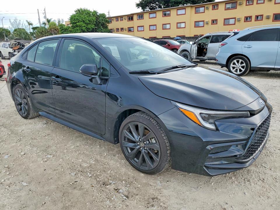Снимка 4 от търг – 2025 TOYOTA COROLLA HYBRI с VIN JTDBCMFE0S3109313