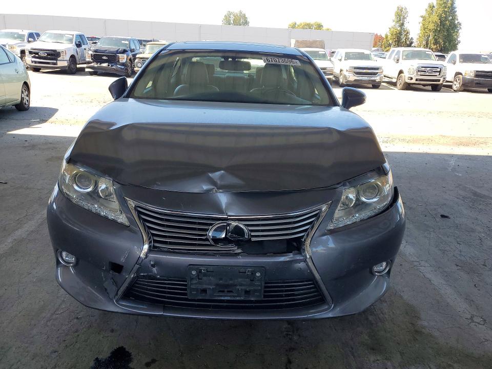 Foto 5 de la subasta – 2014 LEXUS ES con VIN JTHBK1GG7E2114938