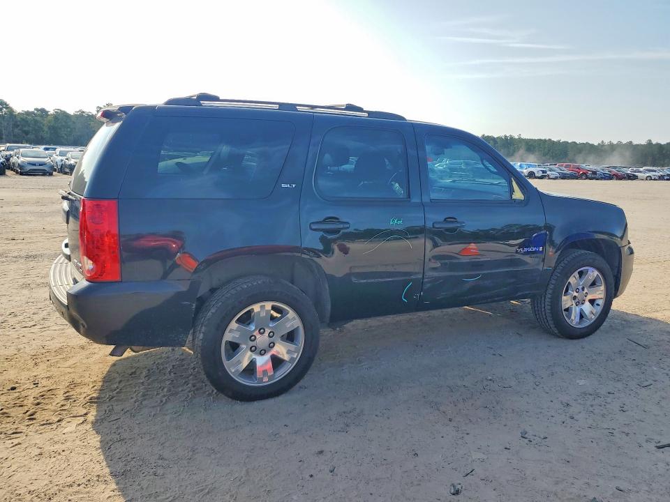 Photo 3 from auction – 2007 GMC YUKON with VIN 1GKFC130X7R423729