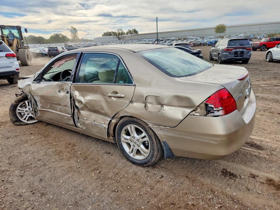 Снимка 2 от търг – 2007 HONDA ACCORD с VIN 1HGCM567X7A156507
