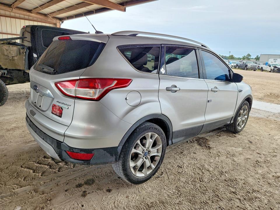 Photo 3 from auction – 2016 FORD ESCAPE with VIN 1FMCU0JX4GUB97248