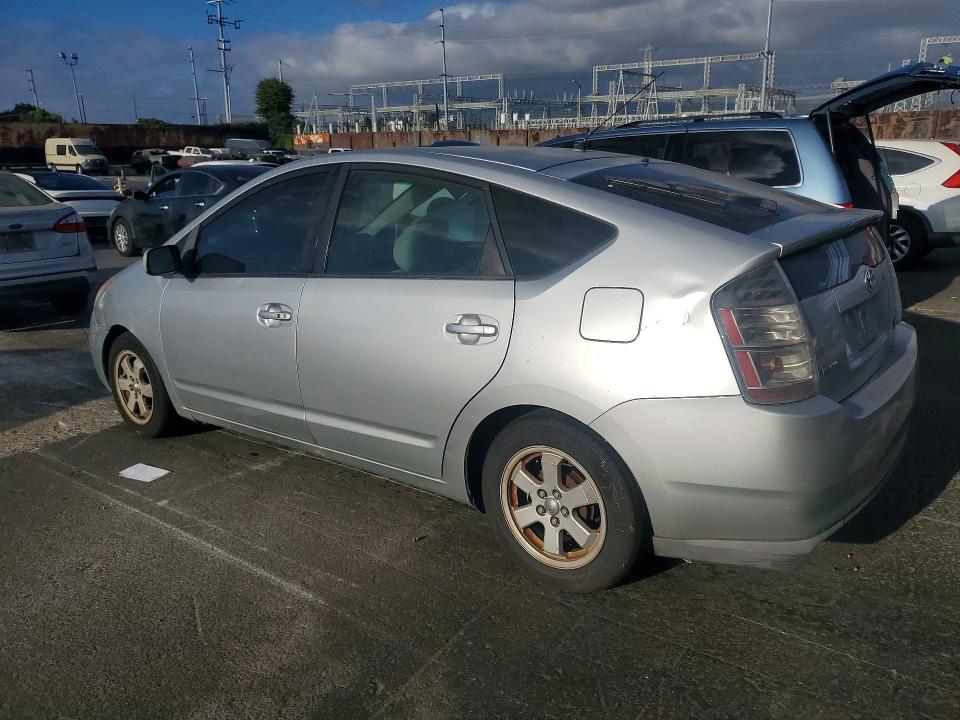 Photo 2 from auction – 2005 TOYOTA PRIUS with VIN JTDKB20U957007867