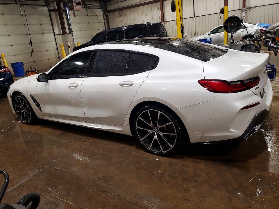 Photo 2 from auction – 2022 BMW 840XI with VIN WBAGV4C00NCJ59557